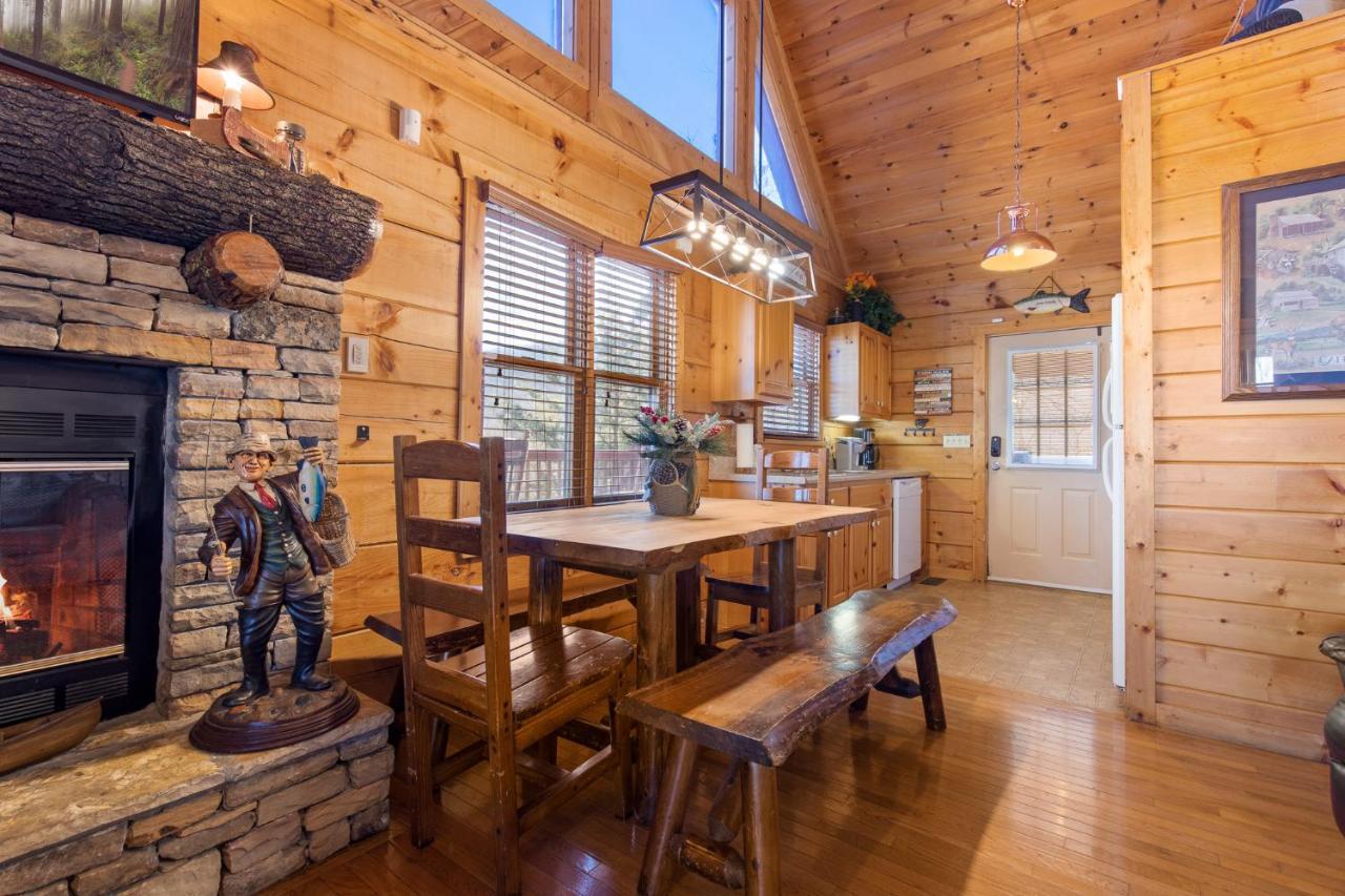 Huckleberry Ridge Villa Pigeon Forge Exterior photo